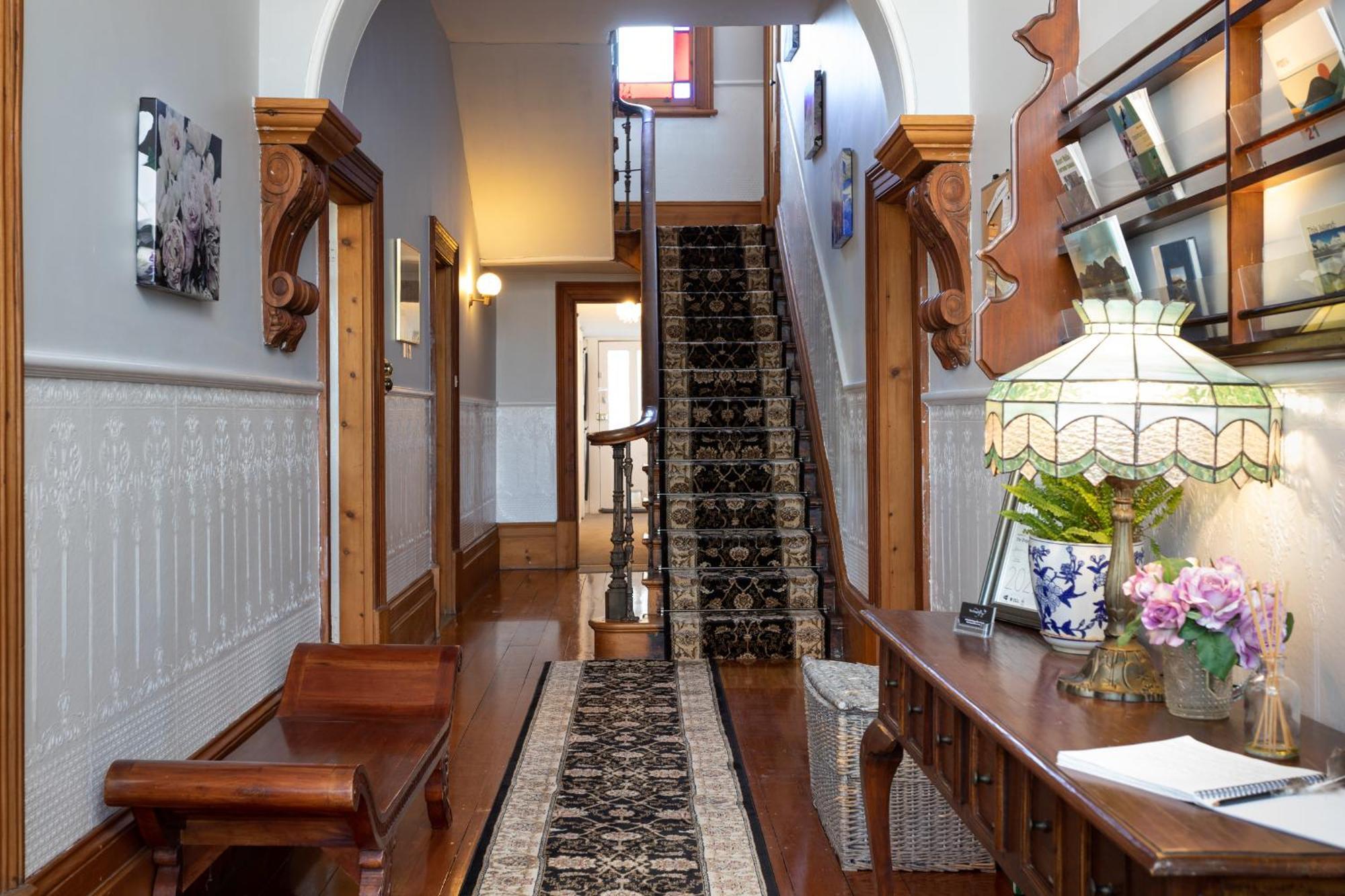 The Dragonfly Inn Лонсестън Екстериор снимка